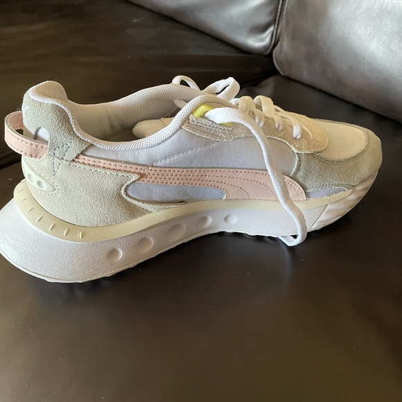 Puma Women Sneakers - Picture 6 of 7